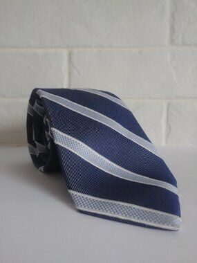 Joseph Abboud 100% silk blue striped tie
